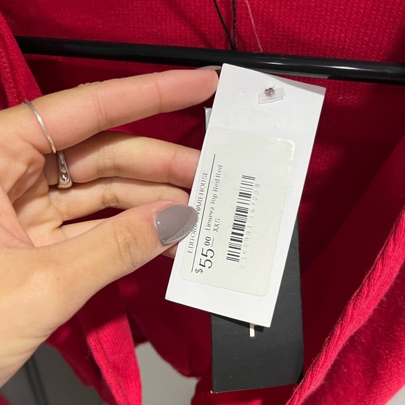 Cute red top - Picture 2 of 2